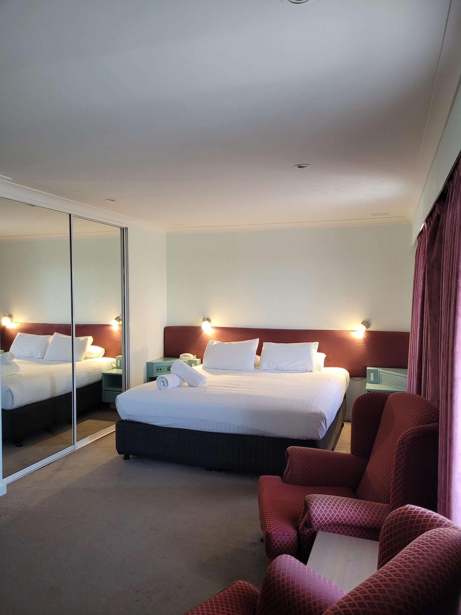 Surestay Hotel By Best Western The Clarence On Melville Albany Bagian luar foto
