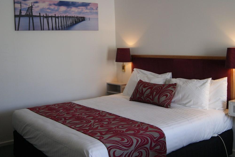 Surestay Hotel By Best Western The Clarence On Melville Albany Bagian luar foto