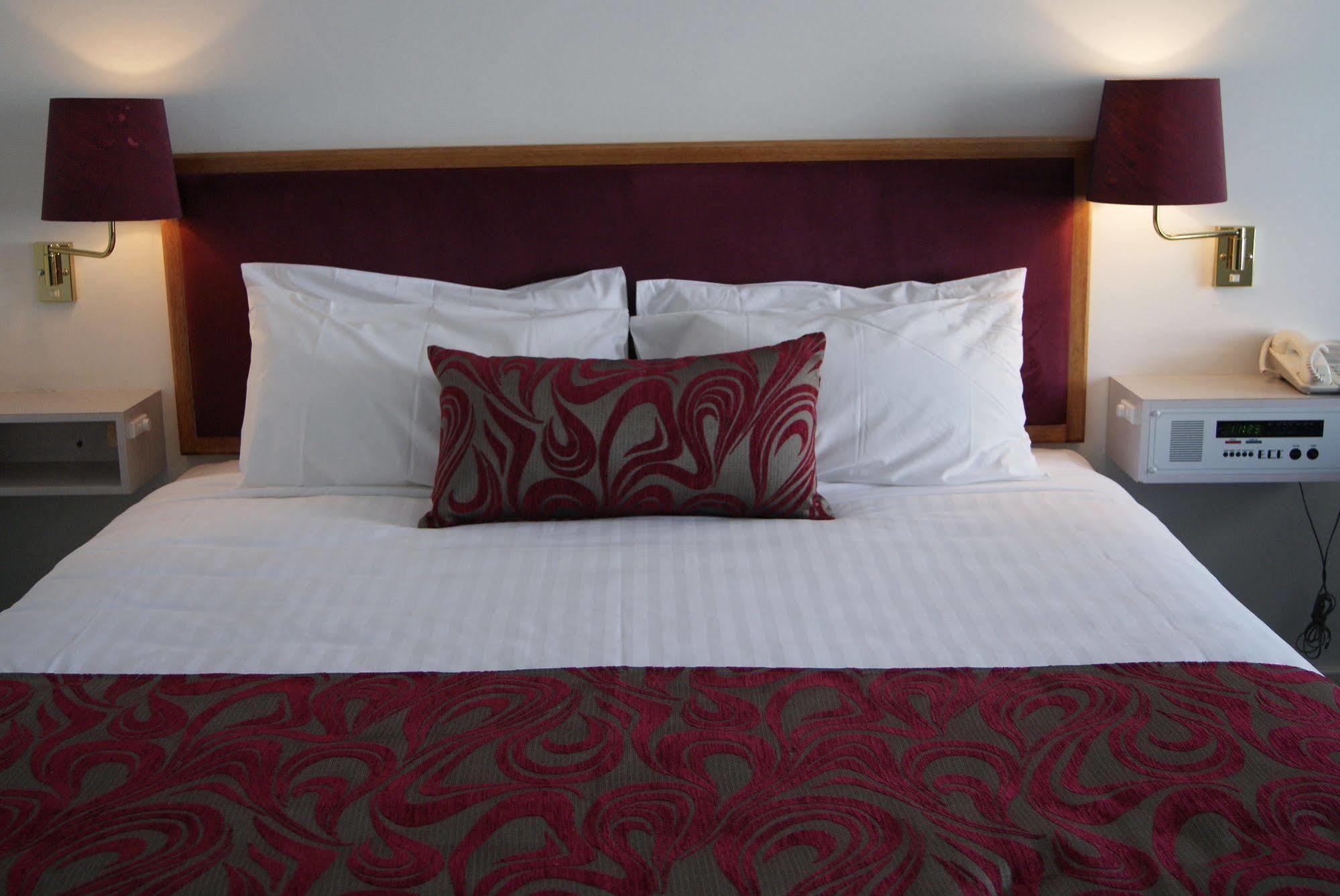 Surestay Hotel By Best Western The Clarence On Melville Albany Bagian luar foto